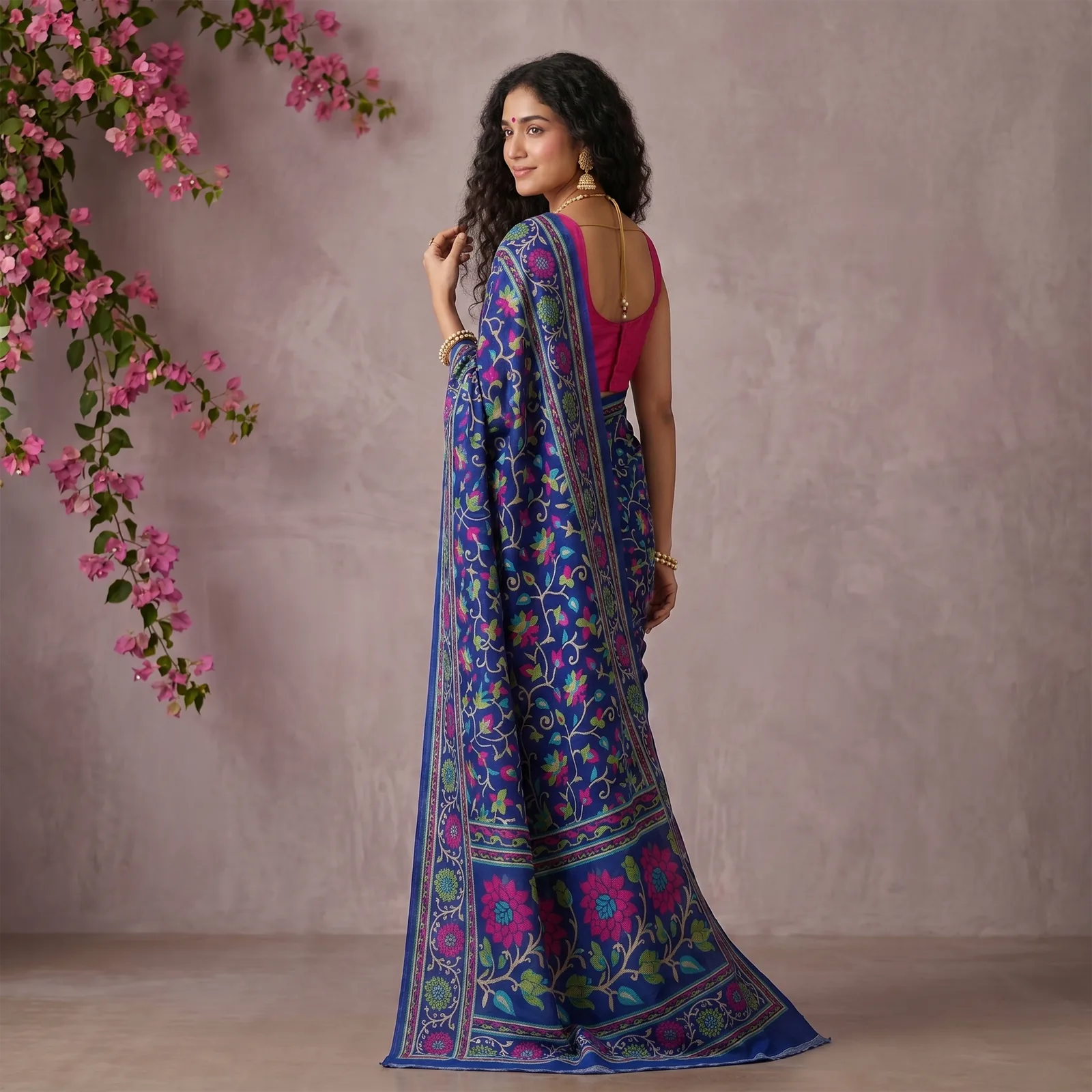 Rangoli in Multicolor Geometric Zari - Angle 2